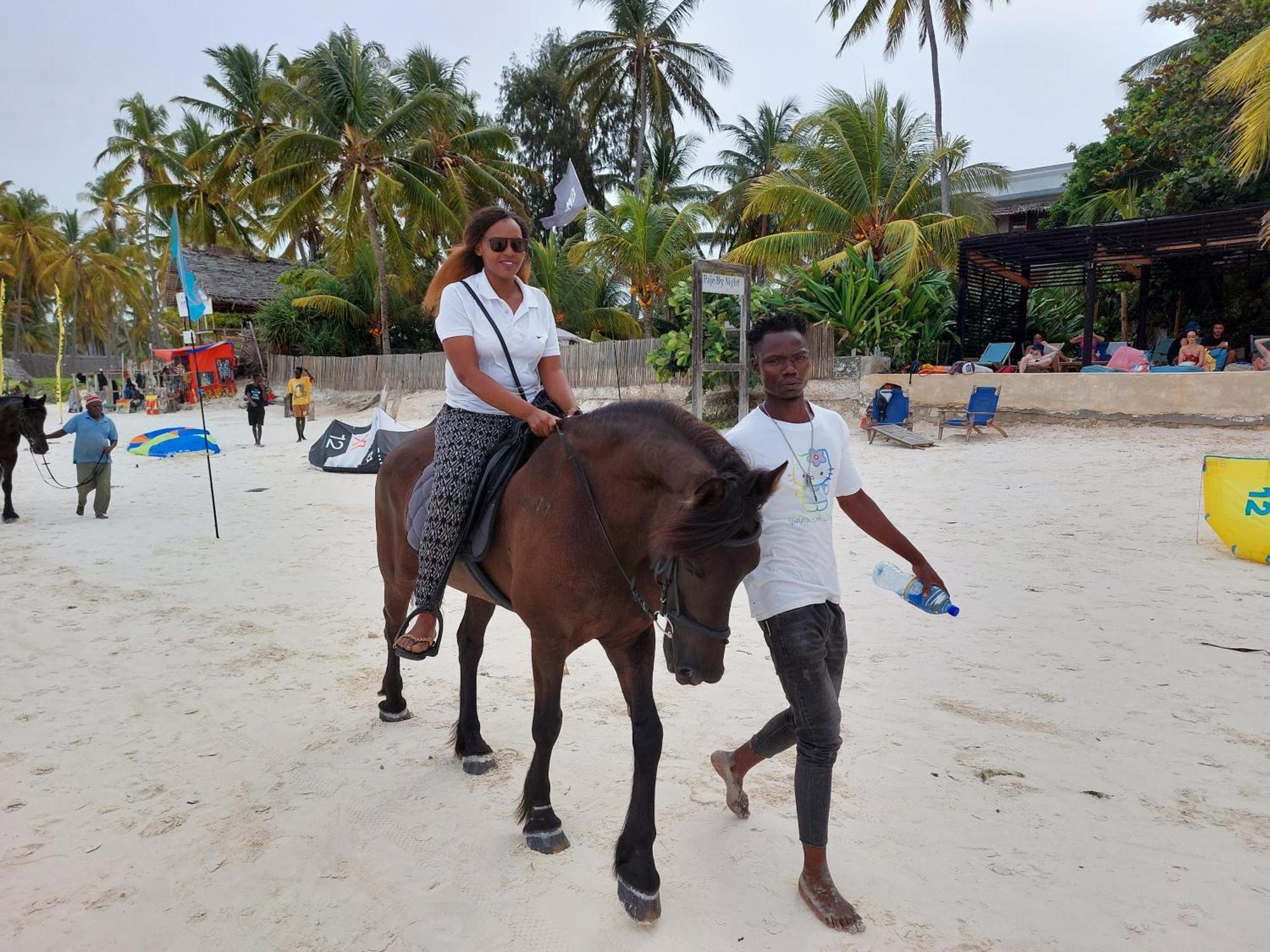 מאטמווה Holiday Time Bungalows Zanzibar מראה חיצוני תמונה